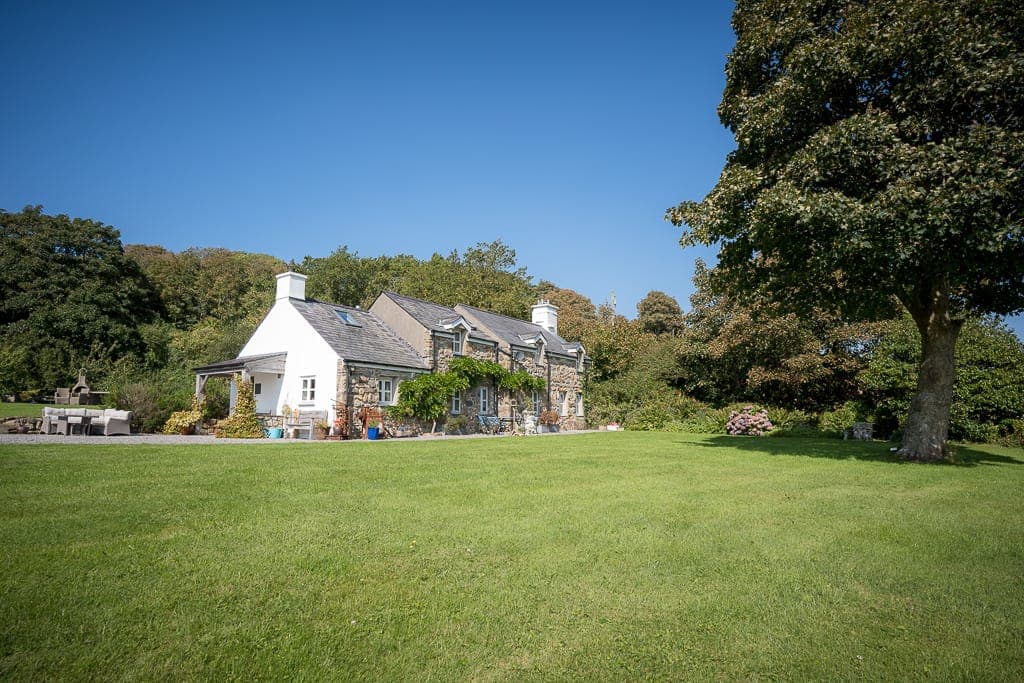 Nyth Cacwn Farm, Abersoch, Pwllheli, Gwynedd, LL53 7UD