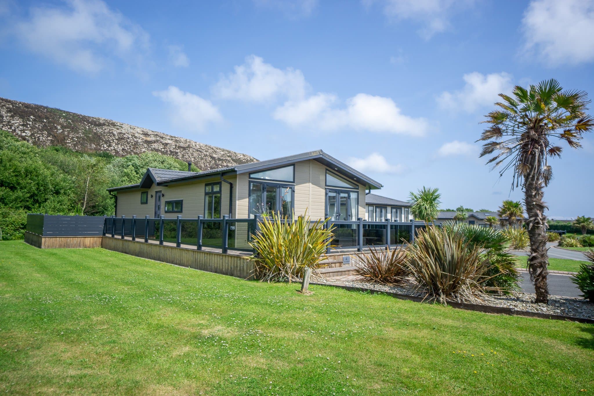 4 The Paddock, The Warren, Abersoch, Pwllheli, Gwynedd, LL53 7AA