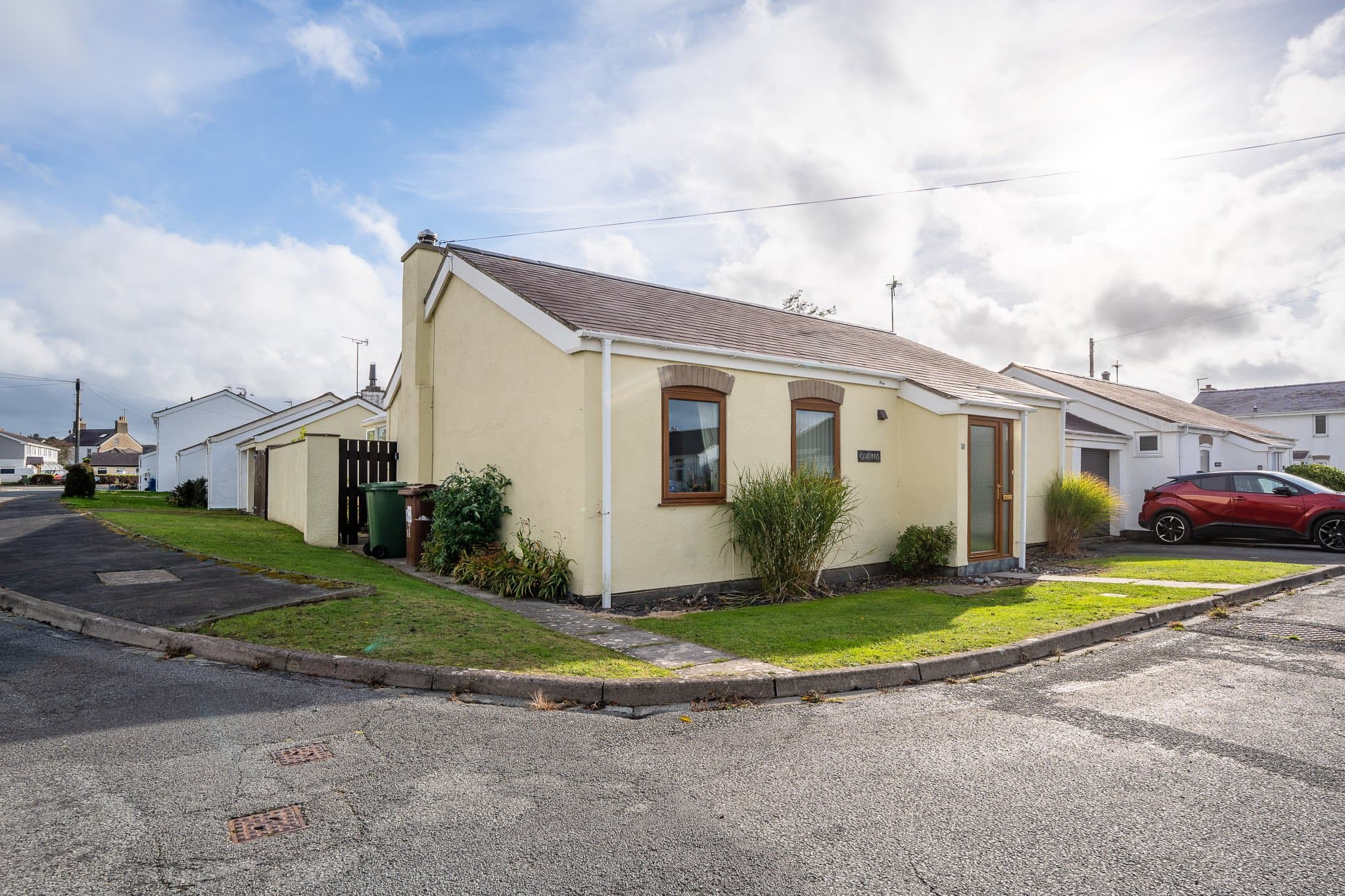 18, Llwyn Gwalch Estate, Morfa Nefyn, Pwllheli, Gwynedd, LL53 6DE