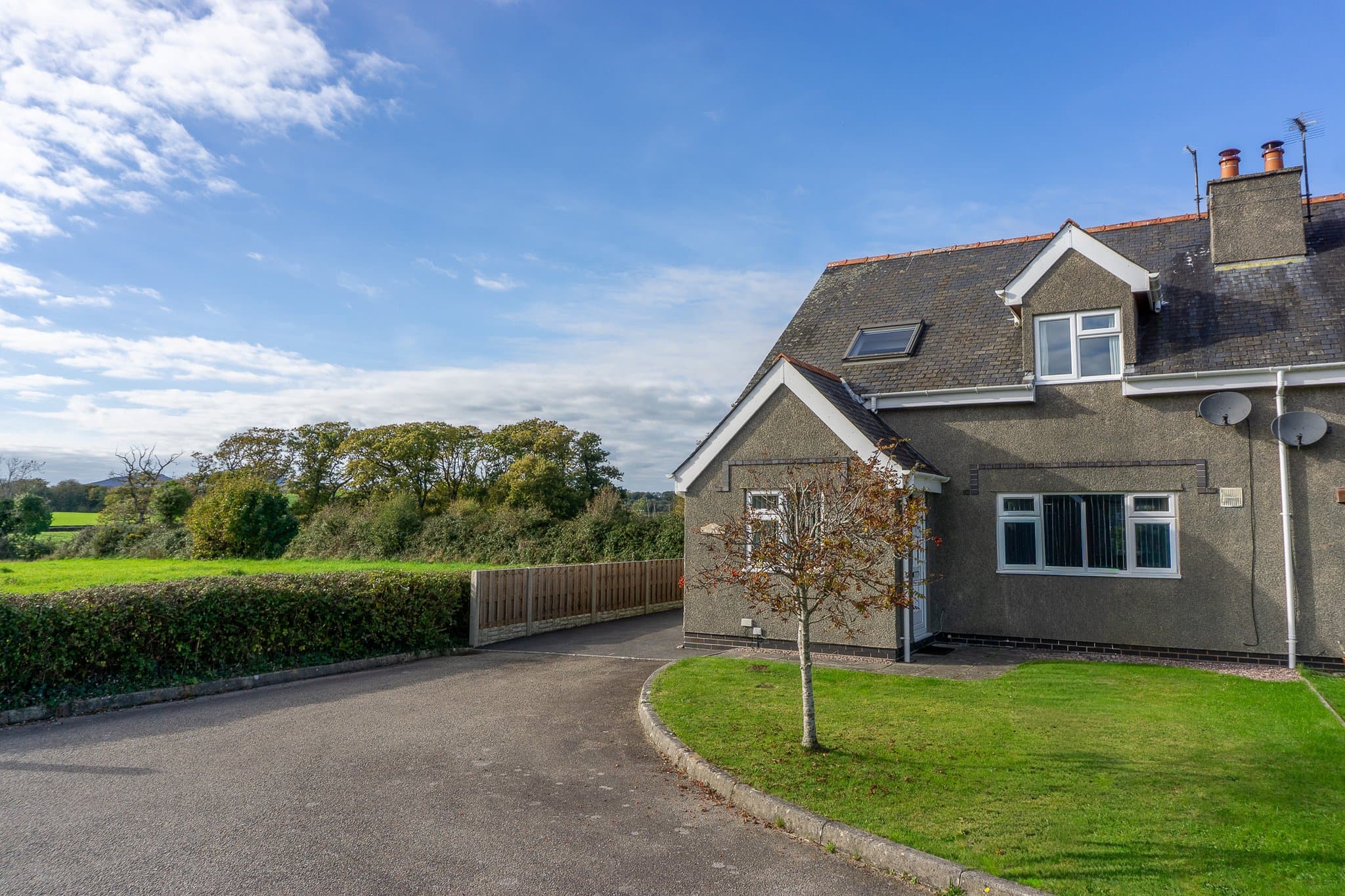 10, Parc Yr Efail, Efailnewydd, Pwllheli, Gwynedd, LL53 5TJ
