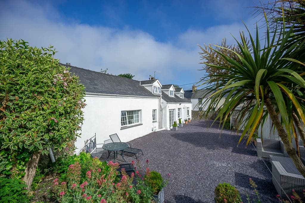 Y Felin, Llanbedrog, Pwllheli, Gwynedd, LL53 7PE