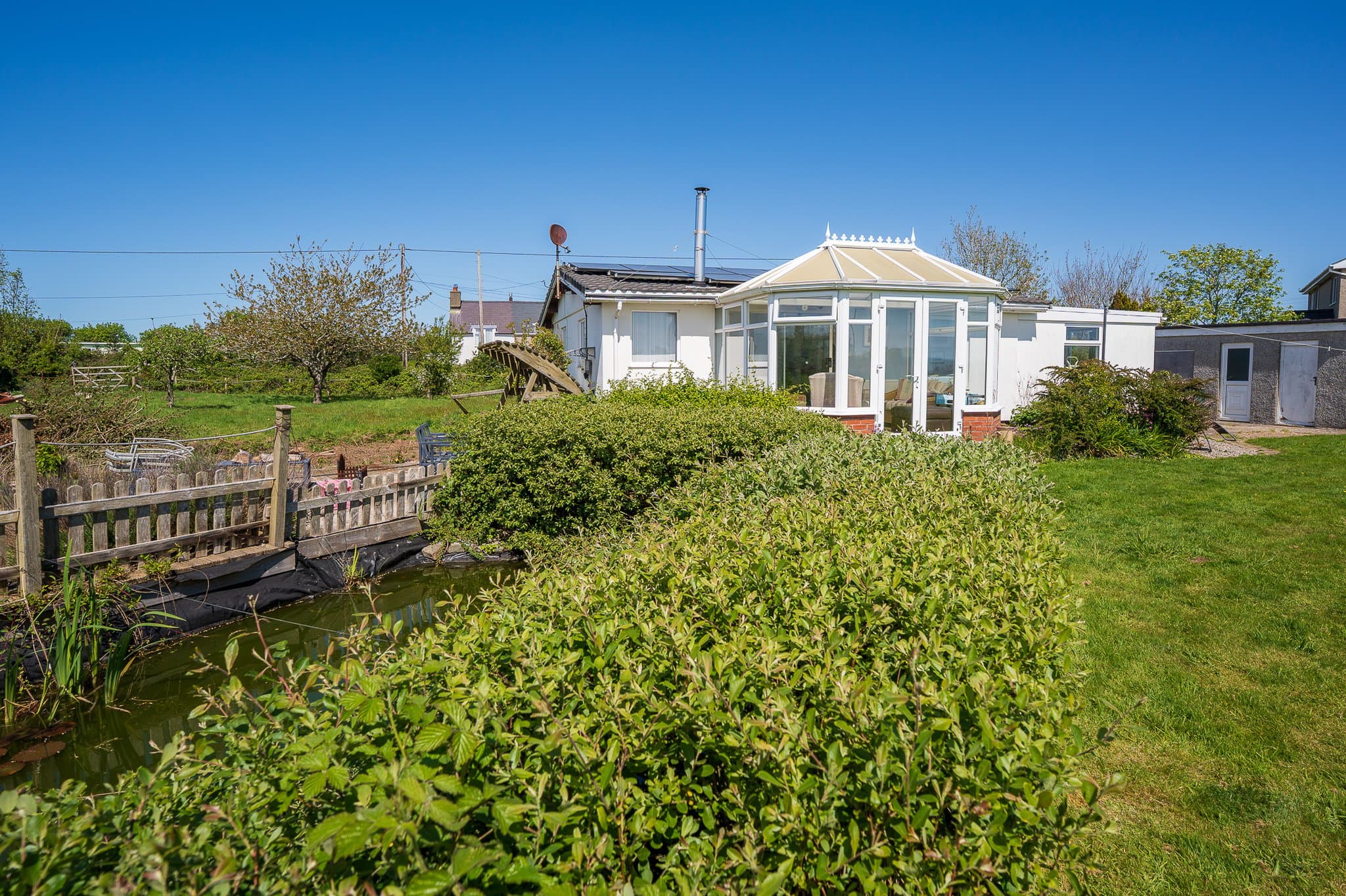Lleiniau Hirion & Orchard Cottage, Penrhos, Pwllheli, Gwynedd, LL53 7NF