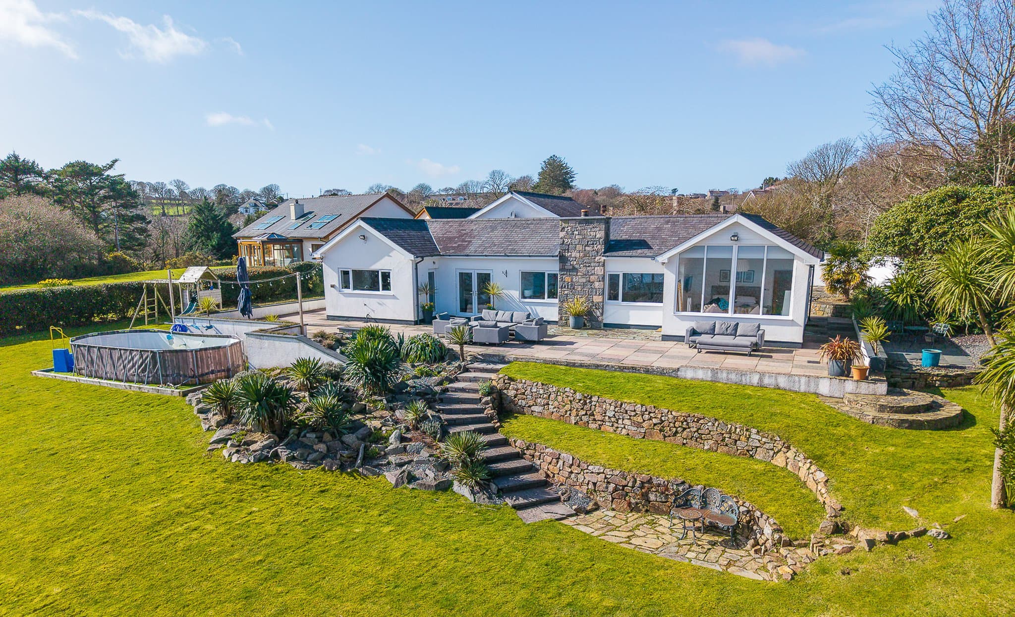 Tall Trees, Llanbedrog, Pwllheli, Gwynedd, LL53 7TG